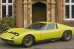 <b>Lamborghini Miura</b> (годы выпуска: 1966&nbsp;- 1973). Miura стала первым серийным суперкаром с&nbsp;центральным расположением двигателя для&nbsp;дорог общего пользования и одной из&nbsp;моделей, задавшей новые стандарты для&nbsp;высокопроизводительных спортивных автомобилей и суперкаров в&nbsp;60-х годах.