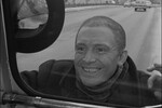 <b>Иннокентий Смоктуновский в фильме «Берегись автомобиля».</b>
<br><br>
Эльдар Рязанов очень долго уговаривал Иннокентия Смоктуновского исполнить роль Деточкина. Актер чувствовал себя больным и переутомлением после предыдущей работы и несколько раз отказывался. Тогда Рязанов приехал к нему на дачу, фактически не оставив выбора. Возможно, тяжелое состояние Смоктуновского и повлияло на знаменитый взгляд в финале фильма. 