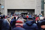 Во время церемонии прощания с певицей Юлией Началовой на Троекуровском кладбище, 21 марта 2019 года