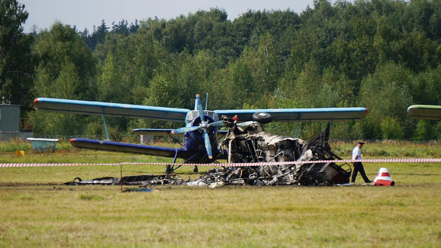 Самолет Ан-2 разбился в Балашихе во время показательного полета на авиашоу