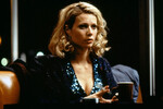 <b>«Роковая восьмерка» (1996)</b>
<br><br>
Изначально Андерсон хотел назвать фильм «Сидни», но ему, дебютанту, не дали права голоса: студия перемонтировала картину и выпустила ее под названием «Роковая восьмерка».
