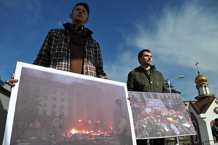 Участник траурного митинга на&nbsp;мемориале героям Халхин-Гола в&nbsp;память трагических событий в&nbsp;Одессе 2&nbsp;мая прошлого года в&nbsp;Доме профсоюзов