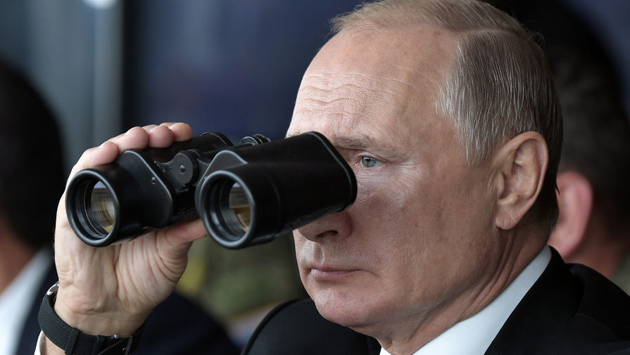 Президент России Владимир Путин на&nbsp;полигоне &laquo;Донгуз&raquo;, где проходит основной этап стратегического командно-штабного учения &laquo;Центр-2019&raquo;, 19 сентября 2019 года