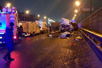 Последствия аварии с участием самосвала и военных автобусов на 28-м километре Новорижского шоссе в Подмосковье, 11 января 2021 года