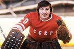 Вратарь сборной СССР по хоккею с шайбой Владислав Третьяк, 1976 год