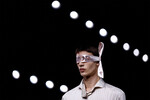 Модель представляет мужскую коллекцию одежды осень/зима 2025-2026 для модного дома Dior во время Недели мужской моды в Париже, Франция, 24 января 2025 года