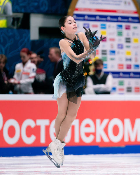 Аделия Петросян выступает в&nbsp;произвольной программе на&nbsp;чемпионате России &mdash; 2022