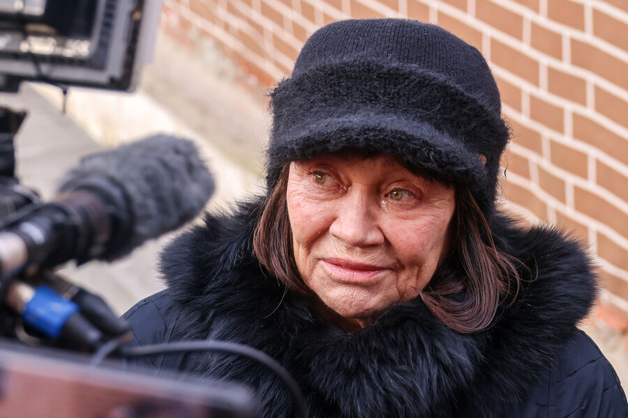 Актриса Лариса Лужина у&nbsp;Храма Святителя Николая во время прощания с&nbsp;актером Олегом Стриженовым, 12&nbsp;февраля 2025&nbsp;года 