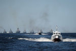Боевые корабли во время Главного военно-морского парада в честь Дня Военно-Морского Флота России, 26 июля 2020 года