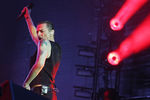 Вокалист Depeche Mode Дэйв Гaан во время концерта в Москве, 15 июля 2017 года
