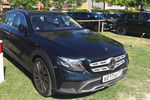 Mercedes-Benz E-class All-Terrain на парковке в Лидо Ди Езоло в Италии