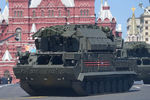 Всепогодный тактический зенитный ракетный комплекс «ТОР-М2» на военном параде, посвященном 73-й годовщине Победы в Великой Отечественной войне, 9 мая 2018 года