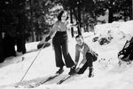 Полетт Годдард во время катания на лыжах, 1935 год