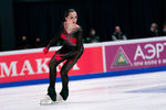 Камила Валиева выступает в произвольной программе на чемпионате России — 2022
