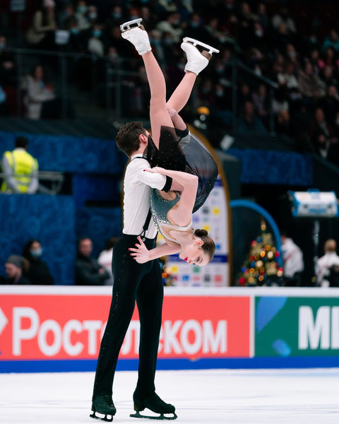 Юлия Артемьева и Михаил Назарычев выступают в&nbsp;короткой программе на&nbsp;чемпионате России &mdash; 2022