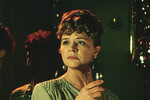 Кадр из фильма «Одиноким предоставляется общежитие» (1983) 