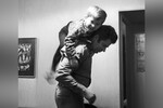 Чемпион мира по шахматам Борис Спасский и его сын Вася в квартире в Ленинграде, 1971 год