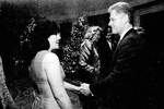 Моника Левински и президент Билл Клинтон на приеме в Белом доме, 1998 год