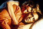 <b>«Покидая Лас-Вегас», 1995</b>
<br><br>
Психологическая драма об отношениях алкоголика, намеренного упиться до смерти, и проституированной женщины (Элизабет Шу), стала единственной лентой, за которую Кейдж был удостоен премии «Оскар». Автор оригинальной автобиографической книги Джон О'Брайен так и не увидел свою историю в кино — он ушел из жизни вскоре после того, как продал права на экранизацию.