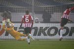 Юрий Лодыгин отбивает пенальти