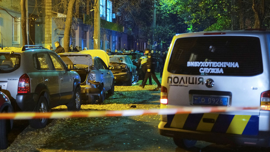 Следственные действия на&nbsp;месте взрыва автомобиля в&nbsp;Киеве, 25&nbsp;октября 2017&nbsp;года