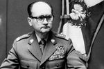 Генерал Войцех Ярузельский во время объявления введения военного положения в Польше, 13 декабря 1981 года