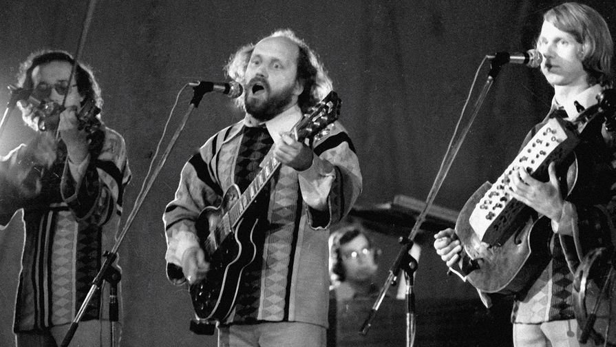 ВИА «Песняры» во время выступления в ДК МАИ, 1977 год