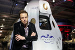 За&nbsp;всю свою жизнь Илон Маск основал 8&nbsp;компаний: Zip2, PayPal, SpaceX, Tesla, Hyperloop, OpenAI, Neuralink и The Boring Company. На&nbsp;фото: Илон Маск на&nbsp;фоне космического корабля Dragon 2, 2012&nbsp;год