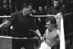 Борис Лагутин во время перерыва в поединке, 1966 год