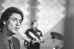 Яак Йоала исполняет новую песню во время записи «Голубого огонька, 1983 год