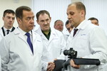 Заместитель председателя Совета безопасности РФ Дмитрий Медведев во время посещения ПАО «Красногорский завод имени С.А. Зверева», 2024 год