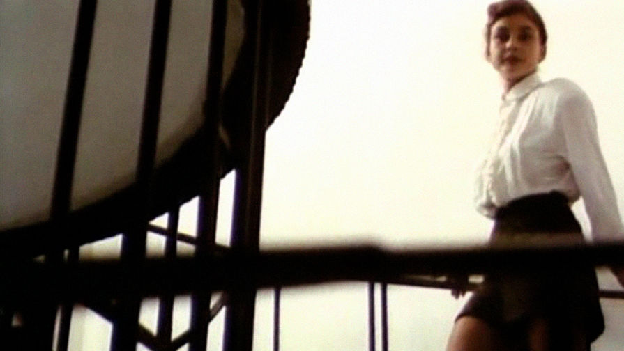 Юлия Волчкова в фильме «Приятель покойника» (1997)