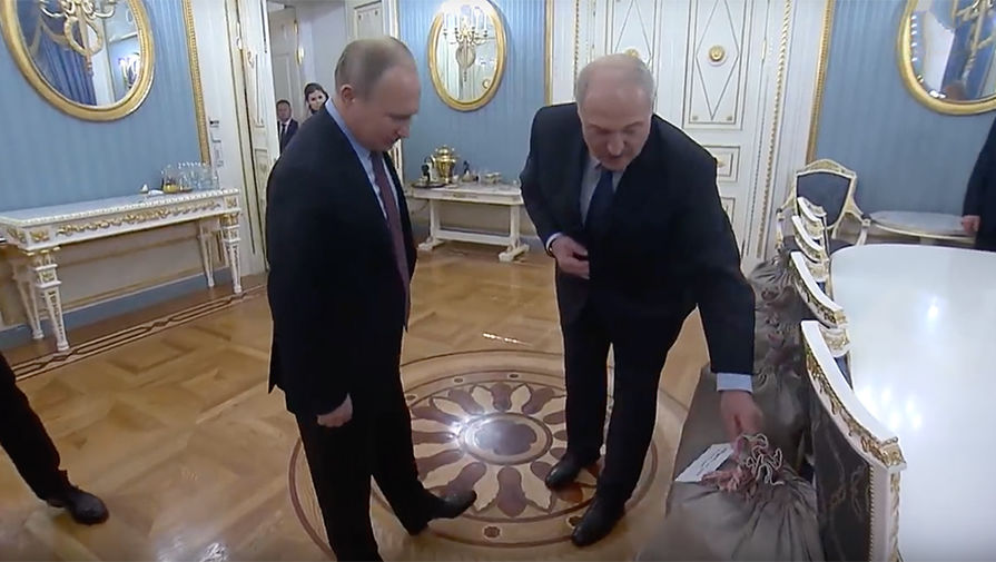 Пресс-секретарь президента Белоруссии Наталья Эйсмонт рассказала о&nbsp;подарках Путину