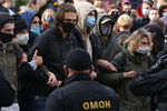 Участники студенческой акции протеста в центре Минска, 26 октября 2020 года