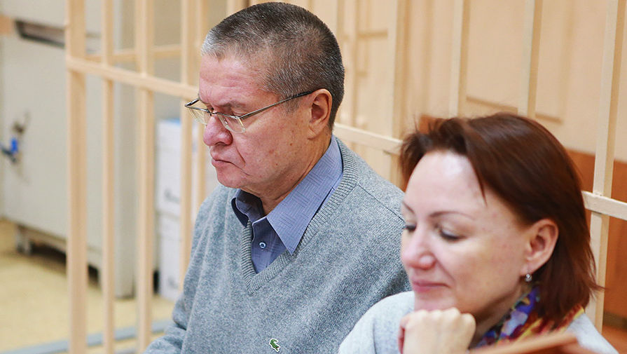 Бывший министр экономического развития Алексей Улюкаев в&nbsp;Басманном суде Москвы, 10 января 2017 года