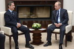 Экс-президент Франции, лидер французской оппозиционной партии «Республиканцы» Николя Саркози и президент России Владимир Путин во время встречи в резиденции «Ново-Огарево»