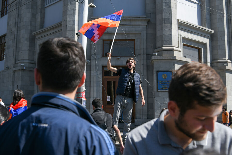 Участники акции протеста в&nbsp;центре Еревана, 22&nbsp;ентября 2023&nbsp;года