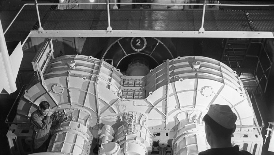 В машинном отделении атомохода «Ленин», 1960 год