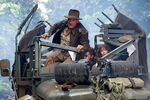 <b>«Индиана Джонс и Королевство хрустального черепа» (2008) </b>
<br><br>
Возвращение Форда к культовой роли Индиана Джонса, которое стоит отдельного упоминания. Спустя почти 20 лет актер снова надел шляпу, взял в руки лассо и отправился в захватывающие приключения. На момент съемок фильма Форду было 66 лет, что не помешало ему довольно резво прыгать в кадре, убегать от погонь и сражаться со злодеями. При бюджете в $185 млн картина собрала в мировом прокате почти $800. На 2023 год анонсирован выход пятой части франшизы.
