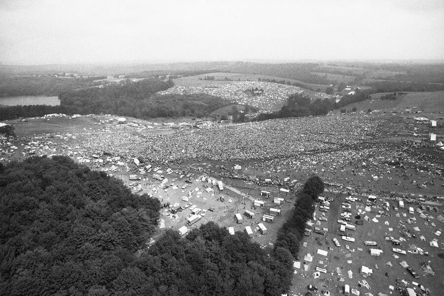 Вид с&nbsp;вертолета на&nbsp;музыкальный фестиваль Woodstock, 1969&nbsp;год