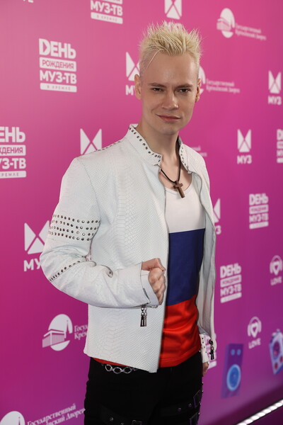 Певец Ярослав Дронов (Shaman) на&nbsp;дне рождения телеканала &laquo;МУЗ-ТВ&raquo; в&nbsp;Государственном Кремлевском Дворце, 12&nbsp;октября 2024&nbsp;года 