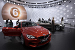 BMW привез в Женеву большое четырехдверное купе 6-Series. Пятиметровый автомобиль с шириной в 1894 мм и высотой в 1392 мм обладает большей по сравнению с двухдверным собратом колесной базой (2968 мм против 2855). Объем багажника такой же, как у двухдверки (460 л), интерьер как у всех остальных BMW. Линейка двигателей копирует двухдверную версию: два бензиновых мотора мощностью 320 и 450 л. с. и трехлитровый дизель, способный выдать 313 «лошадей». Правда, стоит отметить, что топовую битурбо «восьмерку» баварцы форсировали на 40 «лошадей»