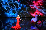 Участница Анна Маковей выступает на финале Всероссийского конкурса красоты и материнства «Миссис Россия Мира» в концертном зале «Планета КВН» в Москве, 6 июня 2025 года