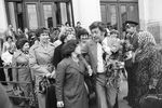 Народный художник СССР, академик Российской академии художеств Илья Сергеевич Глазунов (в центре). После открытия второй персональной выставки в Манеже, 1978 год