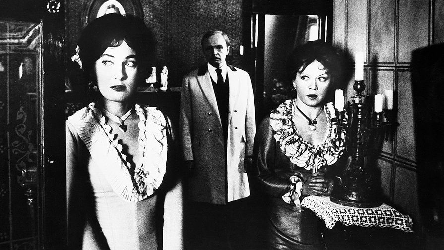 Лариса Гузеева, Алиса Фрейндлих и Андрей Мягков в&nbsp;сцене из&nbsp;фильма &laquo;Жестокий романс&raquo; по&nbsp;мотивам пьесы Александра Островского &laquo;Бесприданница&raquo;, 1984&nbsp;год