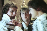 <b>«Гардемарины, вперед!», Светлана Дружинина (1987)</b>
<br><br>
Роль гардемарина Алексея Корсака в четырехсерийном художественном фильме «Гардемарины, вперед!» стала ключевой в карьере Харатьяна. Его персонаж — один из трех молодых курсантов навигацкой школы, которые невольно становятся соучастниками заговора, организованного против молодой императрицы. Фильм имеет не менее популярные продолжения «Виват, гардемарины!» (1991) и «Гардемарины-III» (1992). А вышедшие в 2023-м «Гардемарины 1787. Мир» и Гардемарины 1787. Война» не снискали успеха предшественников и получили негативные отзывы критиков.
<br><br>На фото: Сергей Жигунов, Дмитрий Харатьян, Владимир Шевельков в картине «Гардемарины, вперед!»