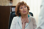 Актриса Лариса Удовиченко в роли Зинаиды Парамоновой в фильме «На качелях судьбы», 2018 год 