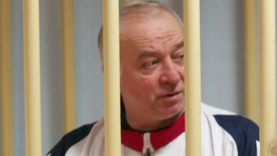 Полковник запаса Сергей Скрипаль, обвиняемый в&nbsp;шпионаже, в&nbsp;зале Московского окружного суда, 2006 год 
