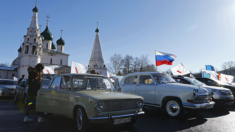 Перед&nbsp;стартом автопробега, посвященного второй годовщине присоединения Крыма к&nbsp;России, на&nbsp;Советской площади в&nbsp;Ярославле