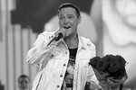 <b>Юрий Шатунов (6 сентября 1973 — 23 июня 2022) </b>— советский и российский певец, музыкант, композитор. Солист группы «Ласковый май» (1986—1991). В 1987 году были записаны все будущие хиты Шатунова, включая «Белые розы» и «Седую ночь»